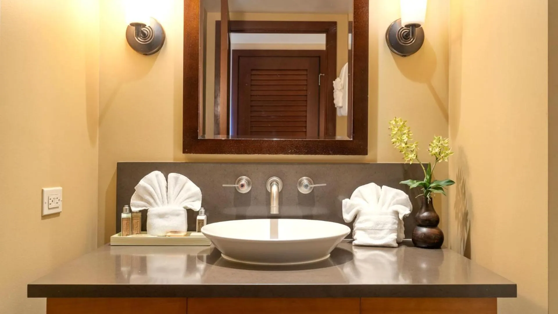 Kbm Resorts Free Car Beach Villas At Ko Olina Bvk-O-1604 Penthouse Ocean Views Kapolei 0*,